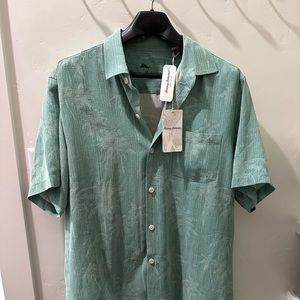 NWT beautiful Tommy Bahama shirt, large